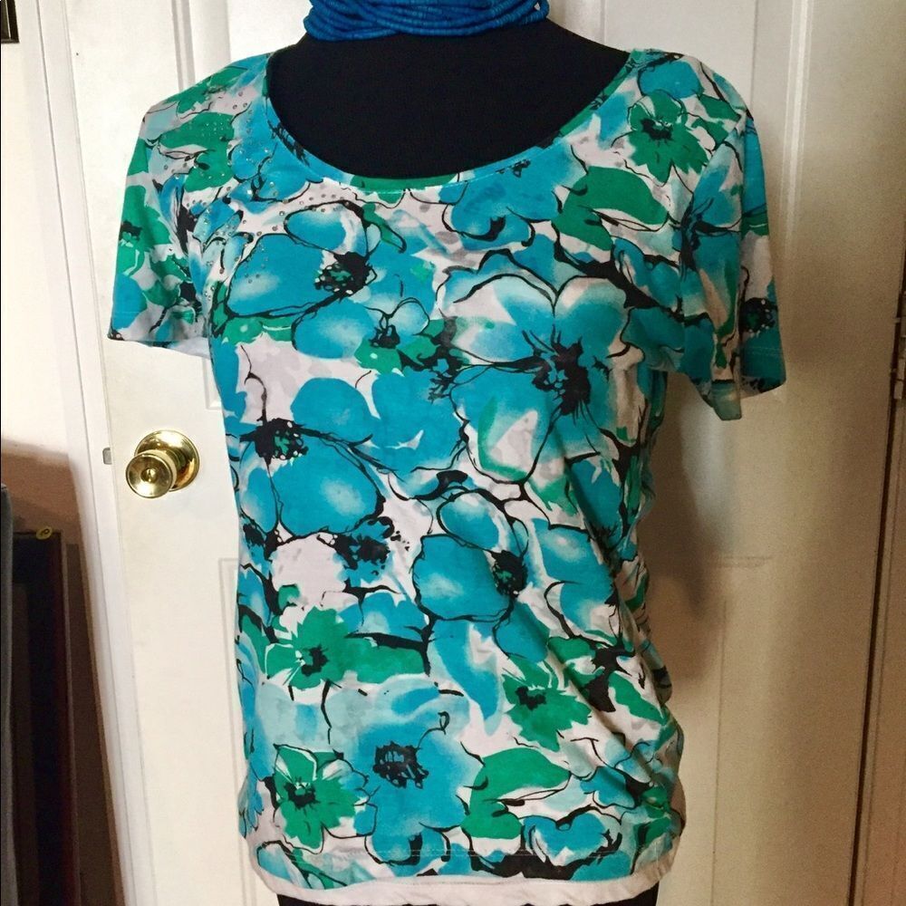 Cute tie-shirt with connected tank top size m